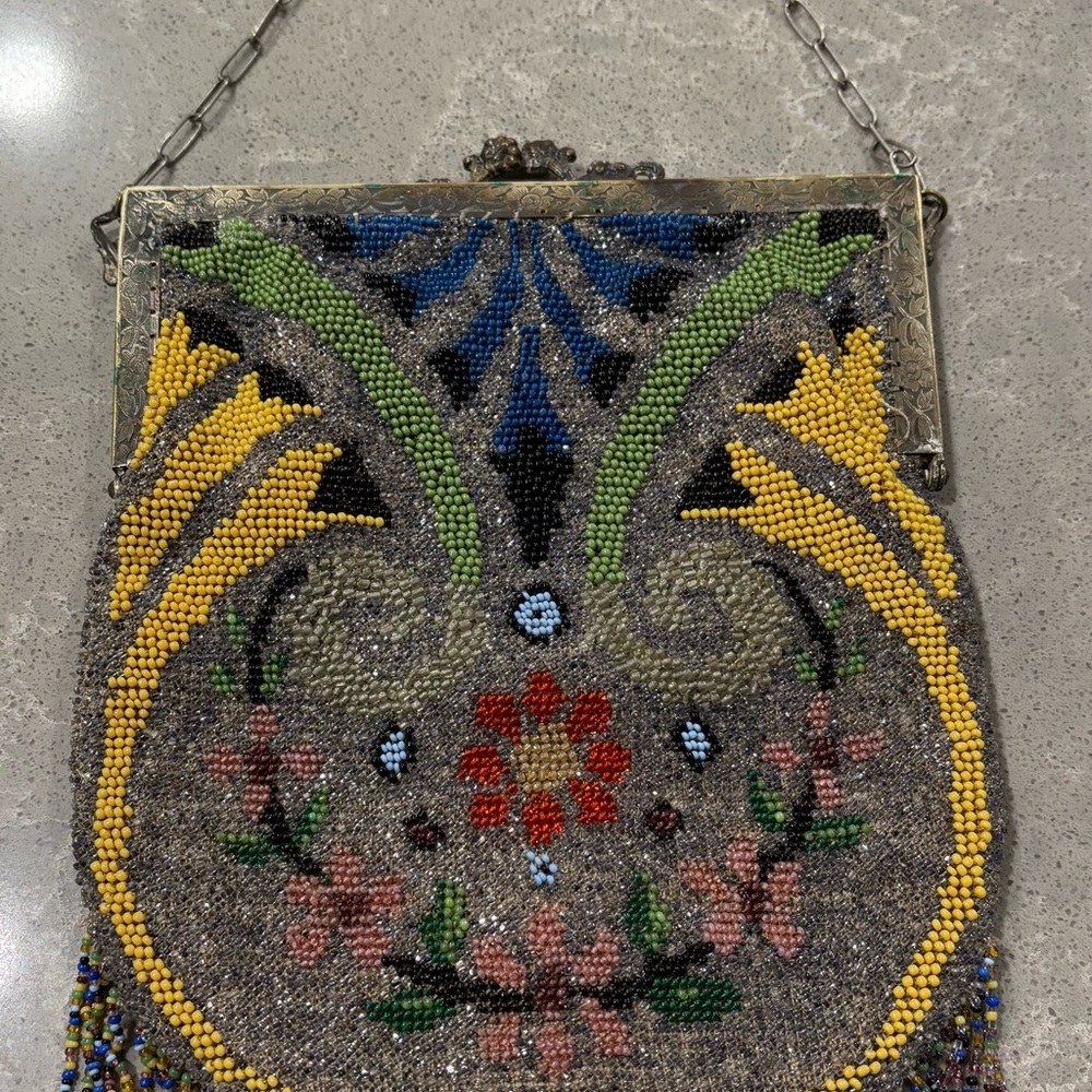 Vintage Beaded Art Deco 1920’s Clip Purse with Chain - Picture 3 of 15